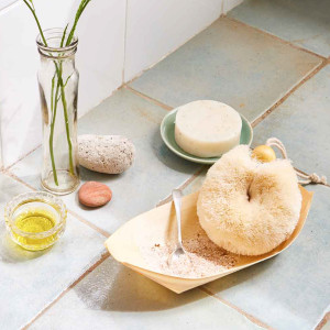 Compact rubberwood body brush with sisal fibre bristles and cotton hanging cord